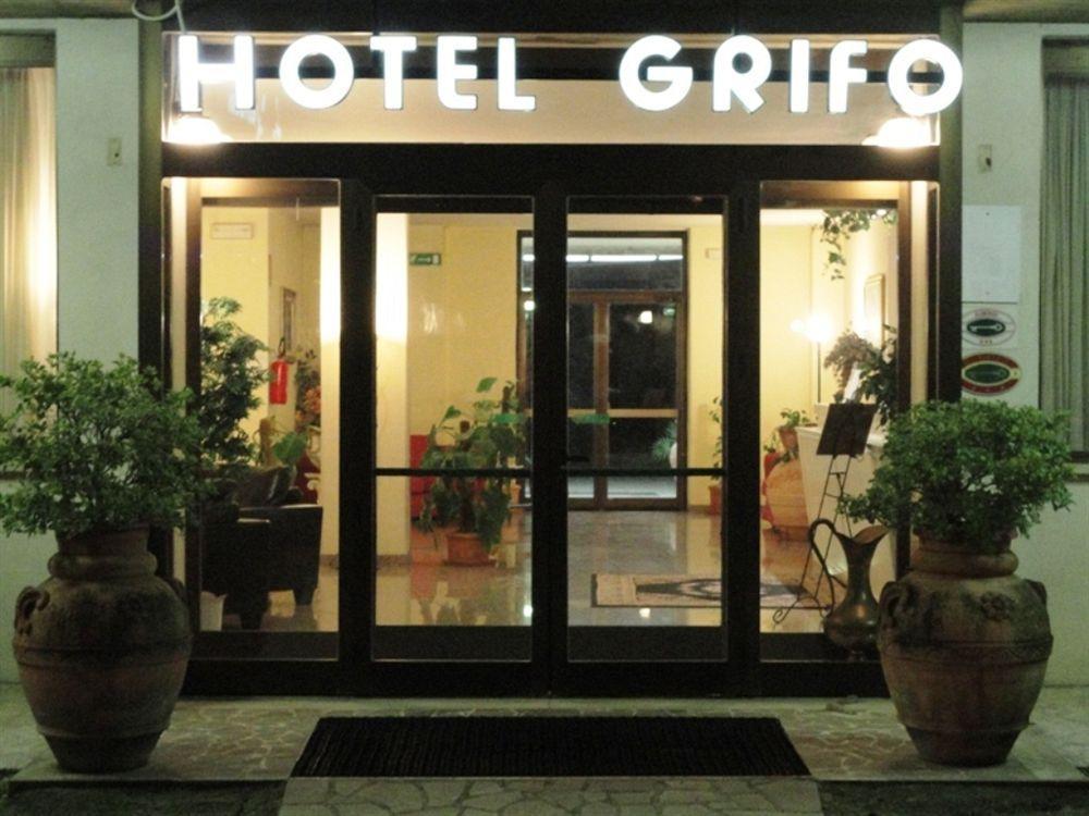 Il Grifo Hotel E Bisteccheria Toscana Montepulciano Exterior photo