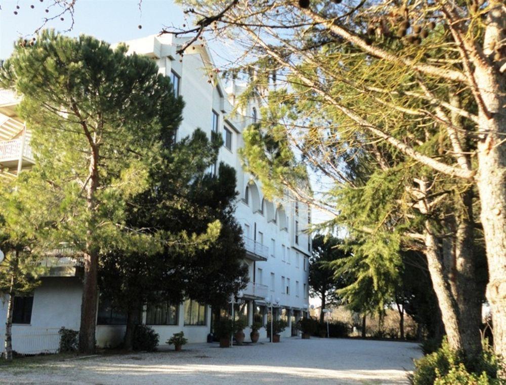 Il Grifo Hotel E Bisteccheria Toscana Montepulciano Exterior photo